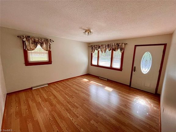 3rd image of 100 Lucas Park Dr #104