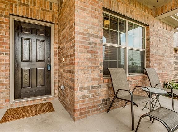 3rd image of 1517 Waterfall Ln