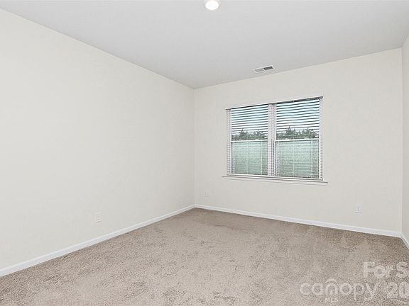 4th image of 264 Court House Ave
