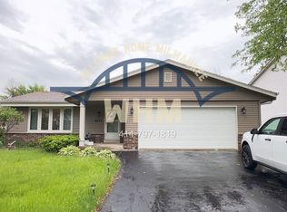4233 W Carmel Dr, Franklin, WI 53132