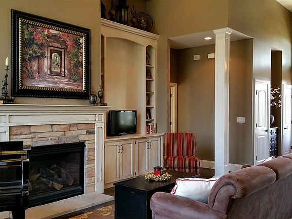 3rd image of 4454 Admirals Pointe Dr
