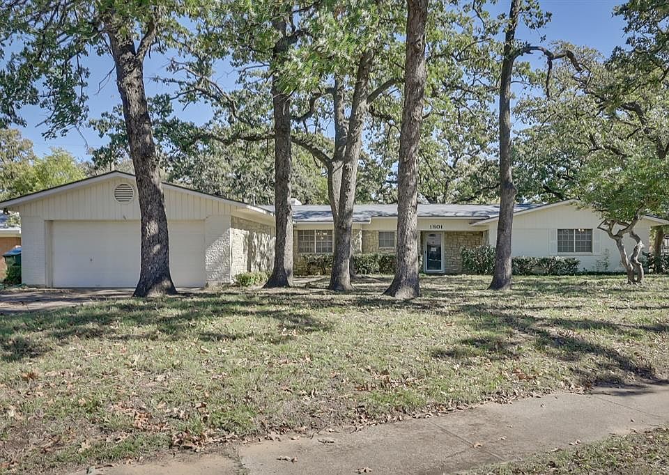 1st image of 1801 Cresthaven Dr