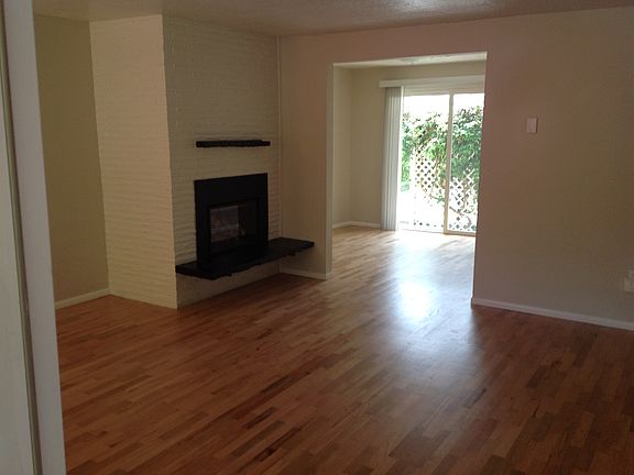 Living room & Dining Room