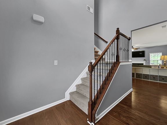 4th image of 1129 Blackwaterside Dr