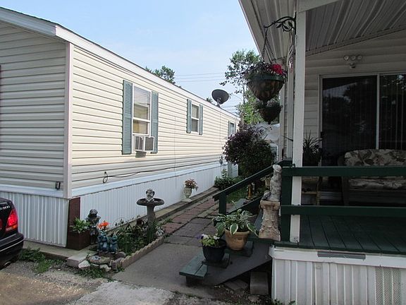 3rd image of 815 E Oakton St Lot 176