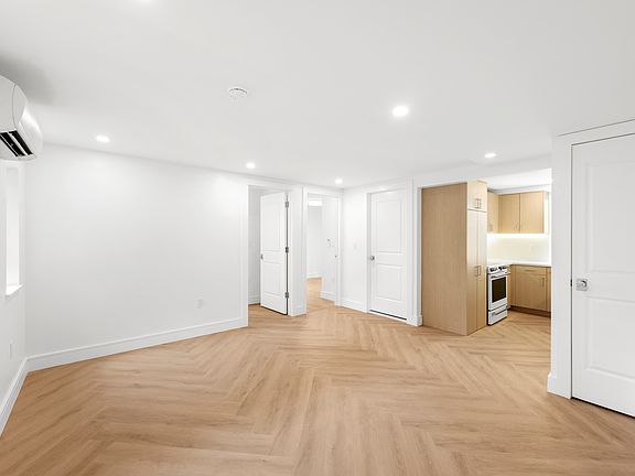 3rd image of 148 Clinton St Penthouse C