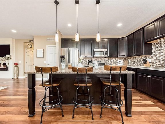 3rd image of 204 Asbury Ct