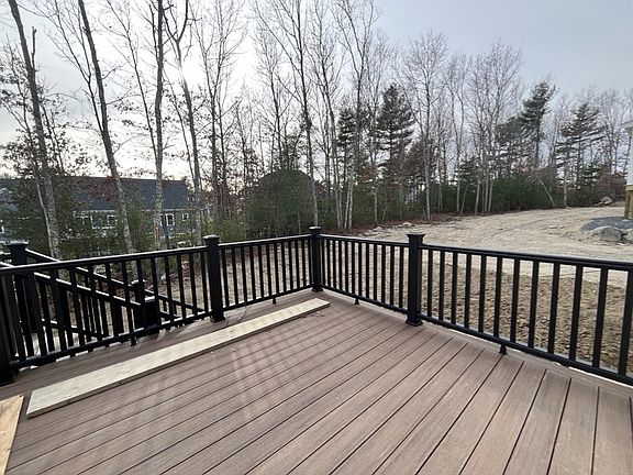3rd image of 40 Duffy Dr