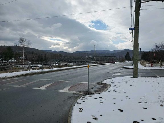 5th image of 1441 Main St
