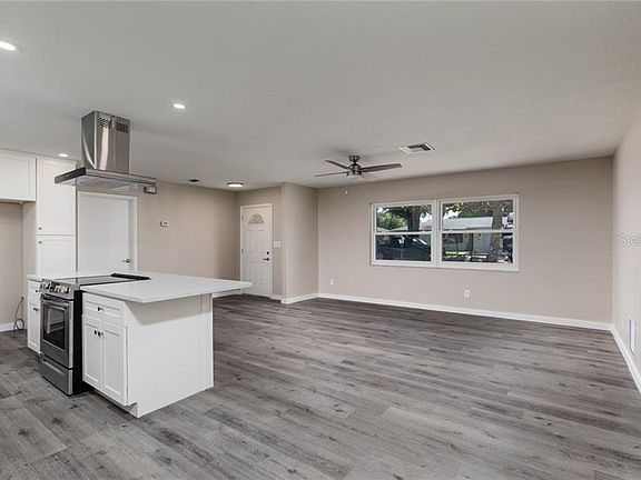 3rd image of 3229 Spanish Moss Ln