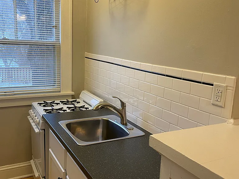 Ashland & Laurel Apartments — Photo 55