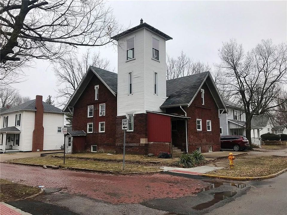 1st image of 400 E College St