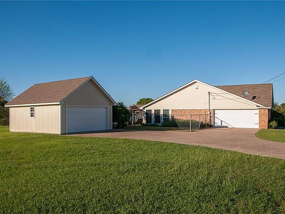 2nd image of 612 Deer Pond Dr
