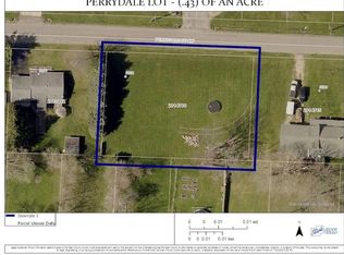 Perrydale St NW, Uniontown, OH 44685