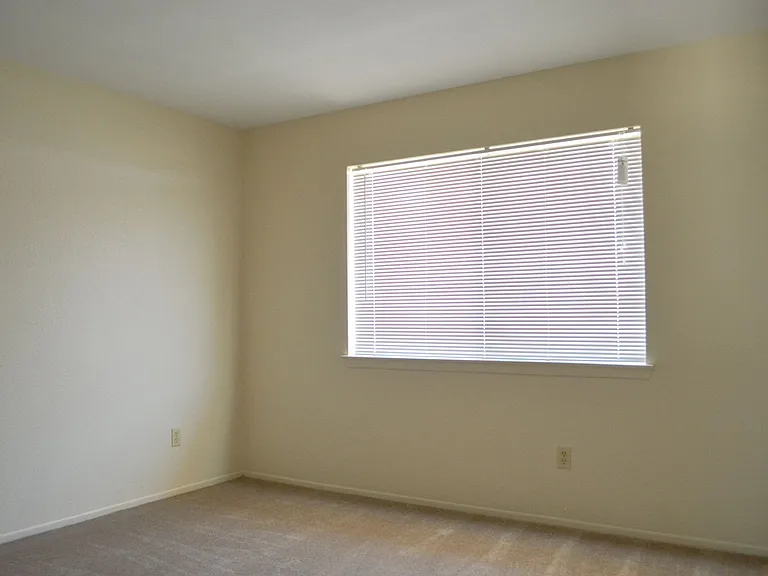 17132 Donert St — Photo 12