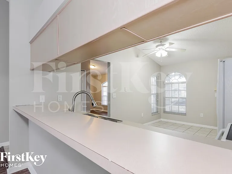 4705 Hunts Ct — Photo 6