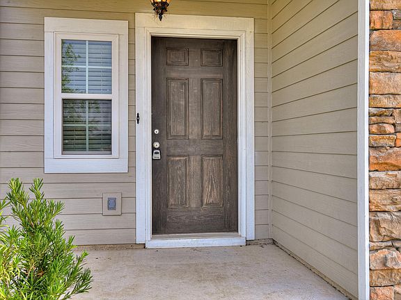 4th image of 1037 Glenhaven Dr