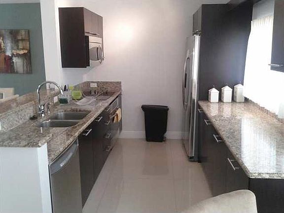 3rd image of 18422 NE 27th Ct