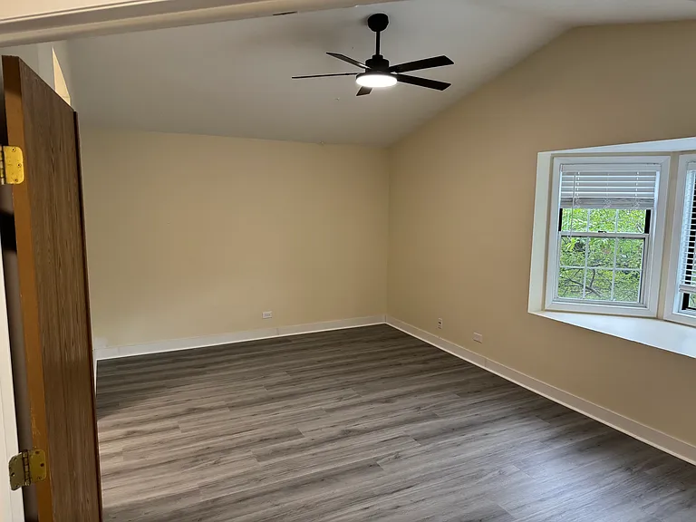 208 Charleston Ct #2 — Photo 9