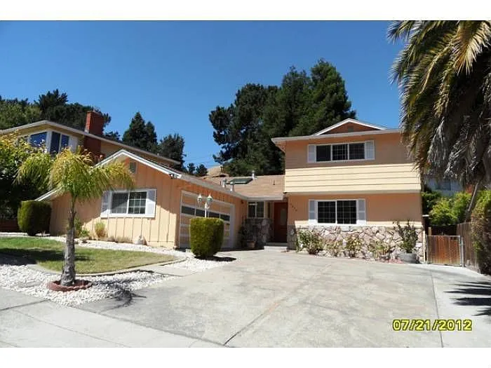 3475 Fleetwood Dr photo 1