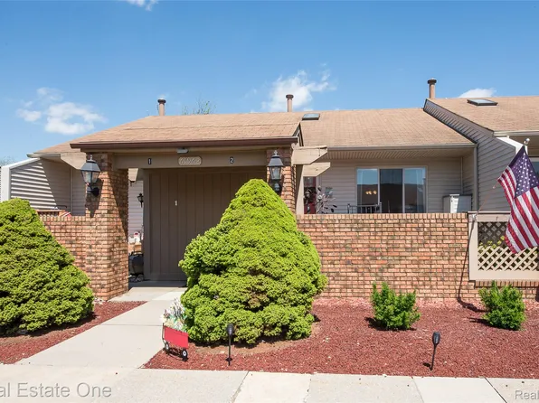 61962 Yorktown Dr Unit 2, South Lyon, MI 48178