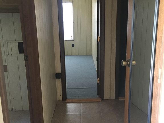 4th image of 905 W 18th St