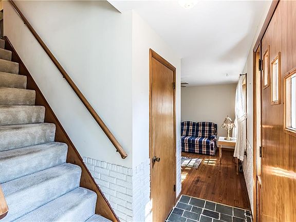 3rd image of 113 Meadow River Dr