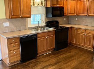 306 Lawrence Ave, North Syracuse, NY 13212