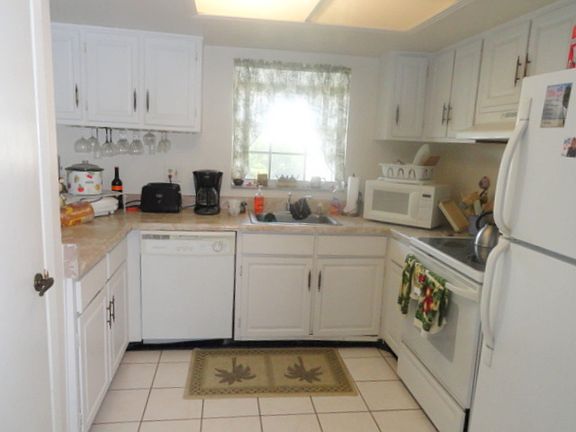 C:\Users\owner\Documents\Rentals 2014\Bay Point\DSC02572_022