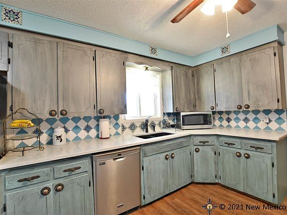 5th image of 1012 York Dr