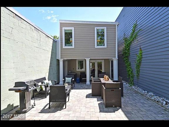 3rd image of 320 N Henry St