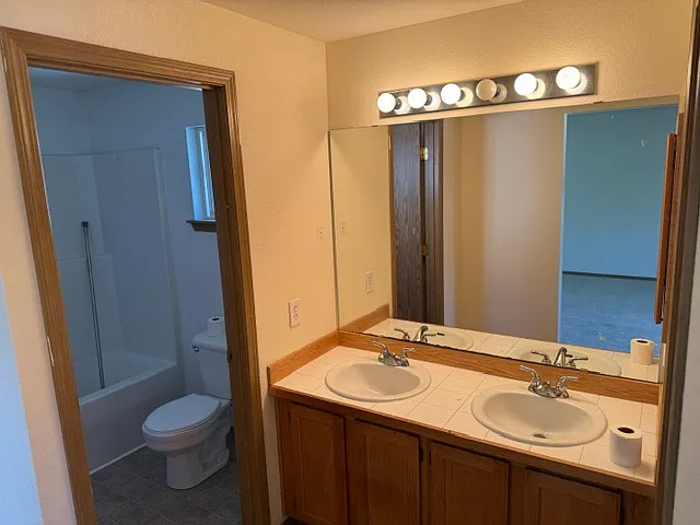 18325 SE 261st Ct — Photo 26