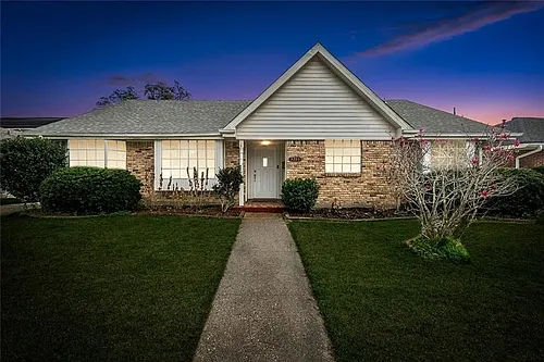 5751 Carlisle Ct Photo 1