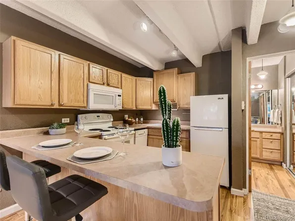 50 N Clarkson St APT 304, Denver, CO 80218