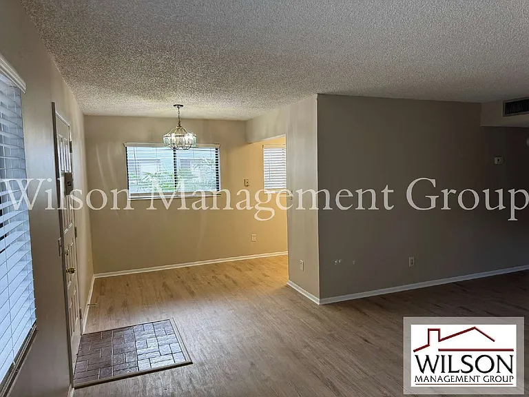 2365 Oak Park Way — Photo 3