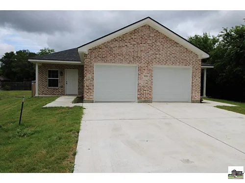921 Ashwood Dr #A Photo 1 921 Ashwood Dr #A Photo 1