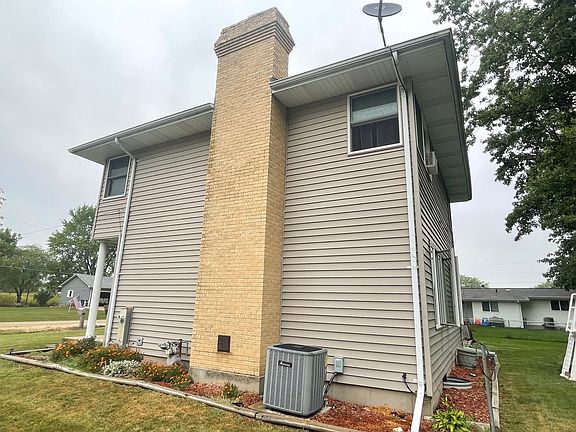 4th image of 222 N Davis Ave