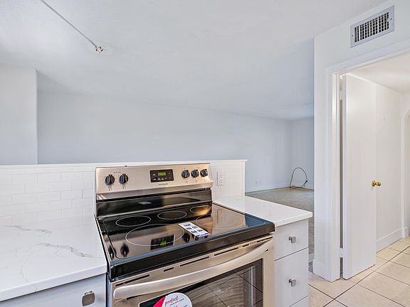 3rd image of 148 W Yacht Club Dr #9