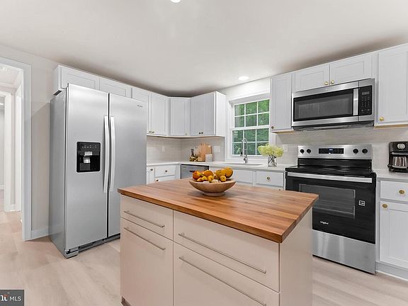 4th image of 505 Ronnie Ct