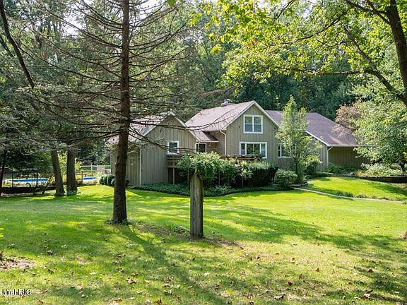 3rd image of 66466 Indigan Ln