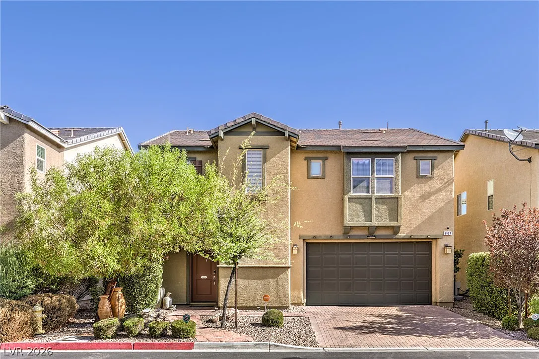 4 bed, 2.5 bath, 2382 sqft, $3,300 — Photo 2