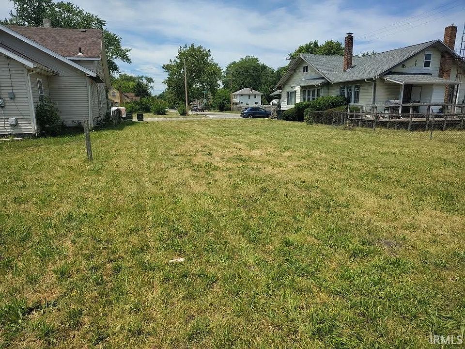 2nd image of 104 S Meade St