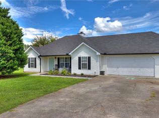 28 Taylor Dr, Cartersville, GA 30120