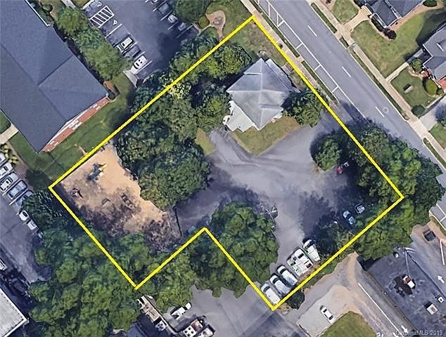 1st image of 327 2nd Ave NW