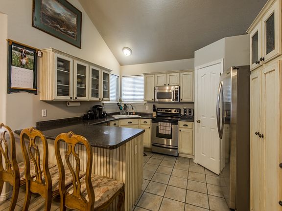 4th image of 9638 S Vance Ct