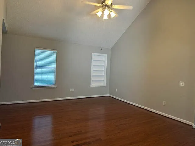 3 bed, 3.0 bath, 1872 sqft, $1,500 — Photo 2