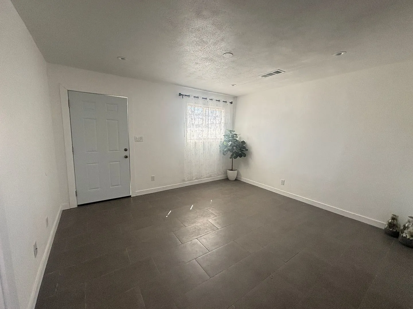 West Lancaster Single Story Detached Triplex — Photo 2