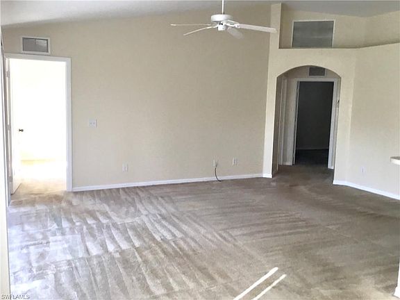 5th image of 105 Colin Ave N Unit 4