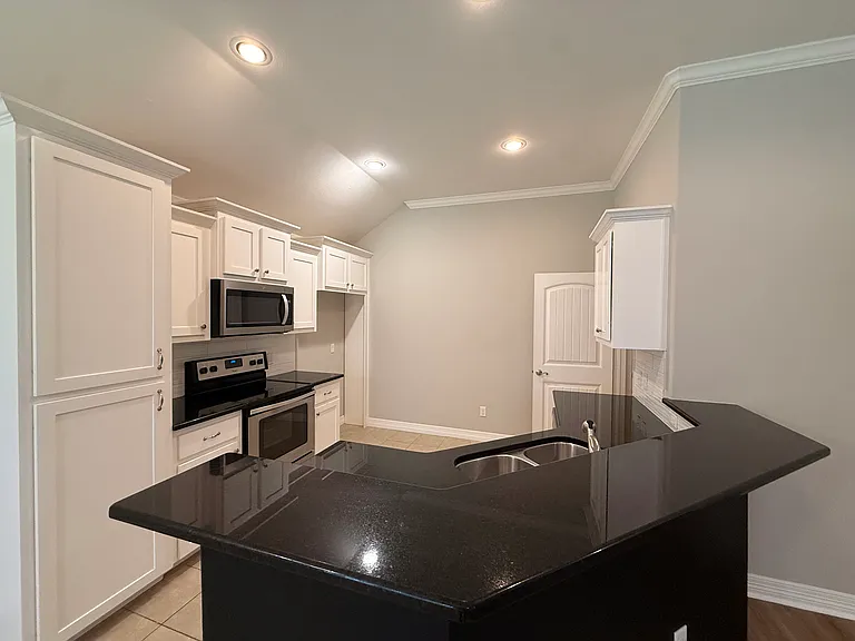 127 Frank St — Photo 8