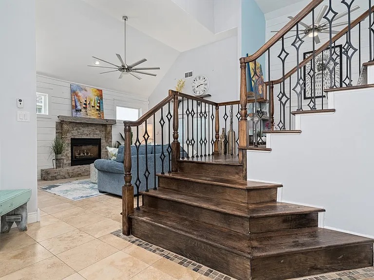 staircase to the upstairs master